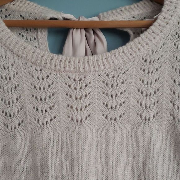 ποΈ5/$20ποΈ Lauren Conrad Bell Sleeve Sweater Medium NWOT Off-White - Picture 5 of 10